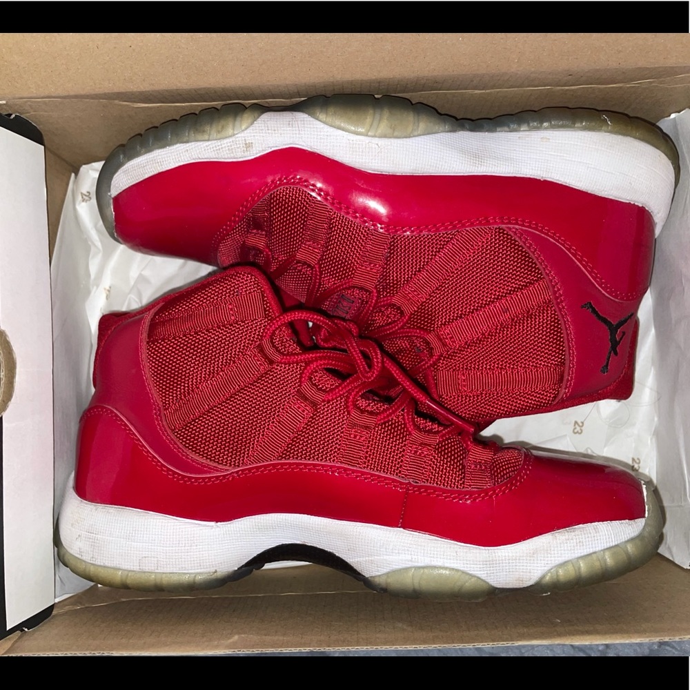 Gym red 11s